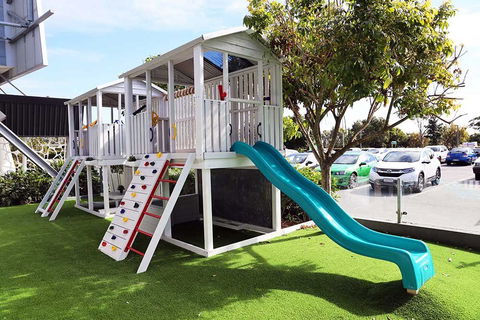 The Calamvale Hotel - Travel Agents 9