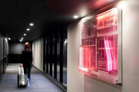 Midnight Hotel, Autograph Collection - Travel Search 3