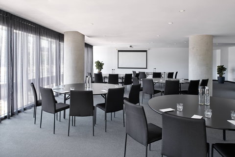 Midnight Hotel, Autograph Collection - Travel Search 9