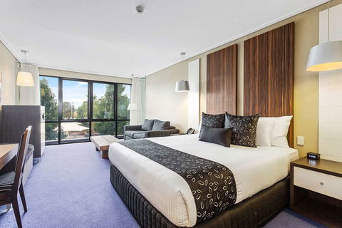 Quality Inn Taylors Lakes Motel - Cruises Travel 4