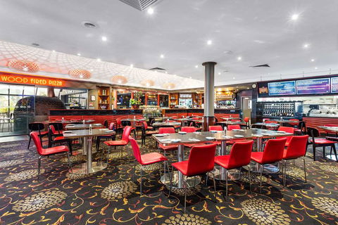 Quality Inn Taylors Lakes Motel - Cruises Travel 15