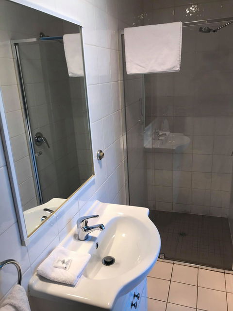 Guiding Star Hotel - Cruises Travel 3