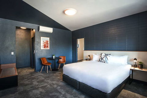 HotelMOTEL - Cruises Travel 6
