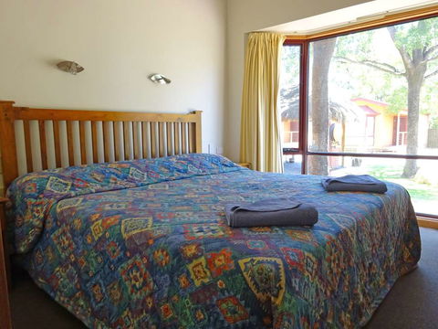 Adelaide Caravan Park - Tourism Guide 4