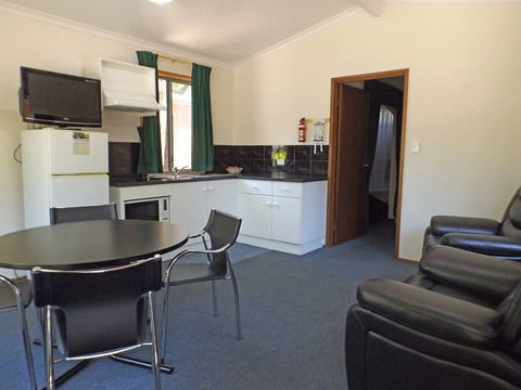 Adelaide Caravan Park - Tourism Guide 8