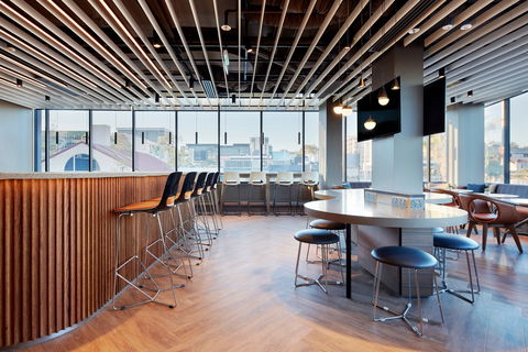 Holiday Inn Express Sydney Airport - Cruises Travel 4