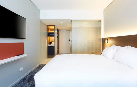 Holiday Inn Express Sydney Airport - Cruises Travel 8