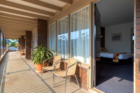 Best Western Zebra Motel - Cruises Travel 3
