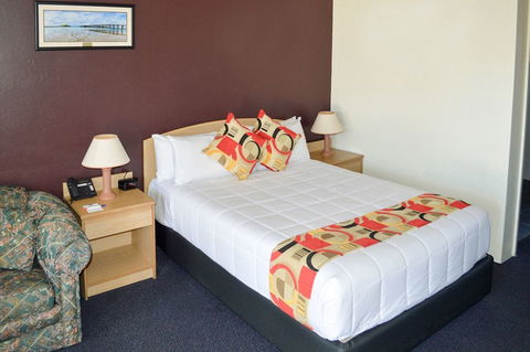 Best Western Zebra Motel - Cruises Travel 7