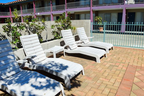 Best Western Zebra Motel - Cruises Travel 12