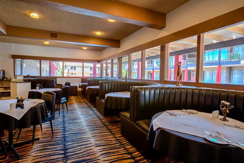 Best Western Zebra Motel - Cruises Travel 16
