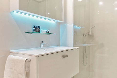 Good Life Suites - Travel Search 7