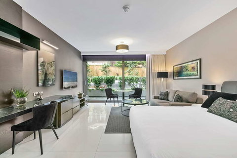 Good Life Suites - Travel Search 11