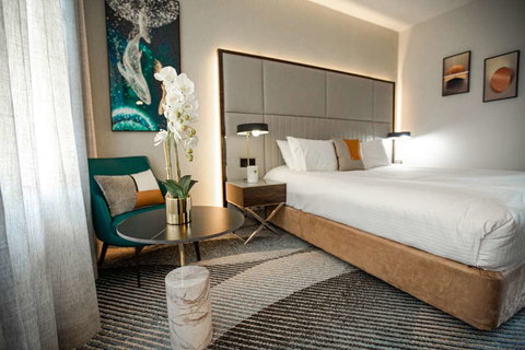 Royal Pacific Hotel - Travel Search 8