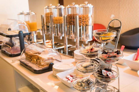 Royal Pacific Hotel - Travel Search 12