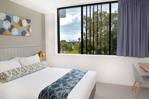 Mantra Southport Sharks - Tourism Guide 8