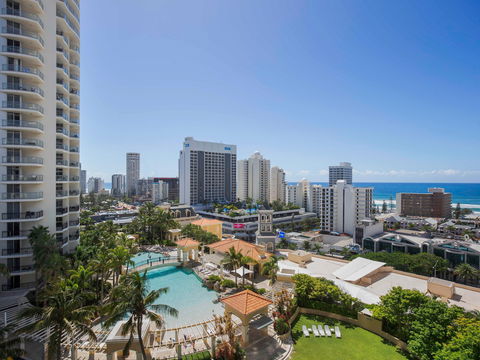 Mantra Towers Of Chevron Surfers - Cruises Travel 2