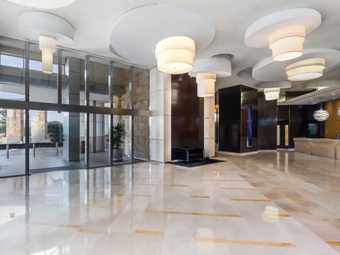 Mantra Towers Of Chevron Surfers - Cruises Travel 5
