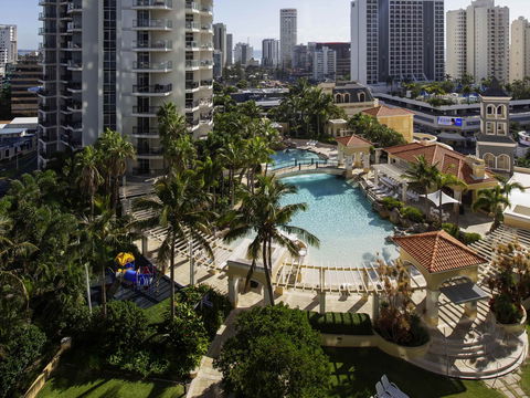 Mantra Towers Of Chevron Surfers - Cruises Travel 14