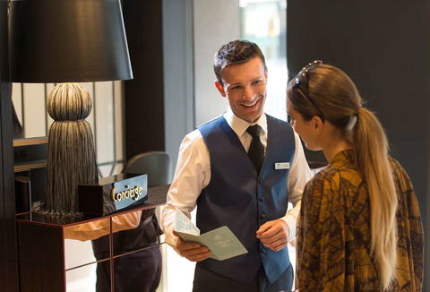 Mayfair Hotel - Travel Agents 1