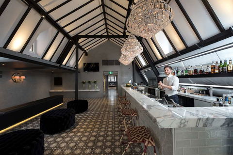 Mayfair Hotel - Travel Agents 15