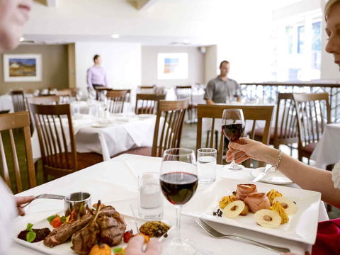 Mercure Grosvenor Hotel Adelaide - Cruises Travel 10
