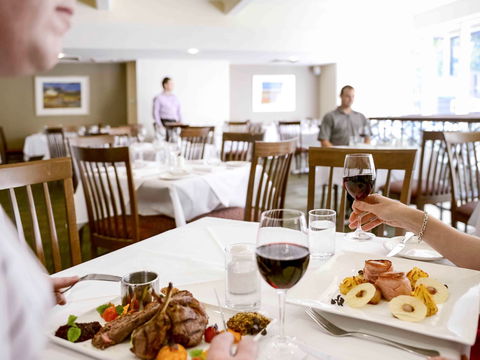 Mercure Grosvenor Hotel Adelaide - Cruises Travel 11