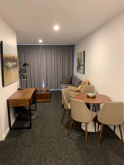 Adelaide Dress Circle Apartments - Cruises Travel 11