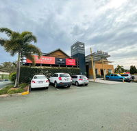 Nightcap at Hinterland Hotel - Cruises Travel