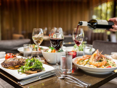 Novotel Canberra - Travel Agents 9