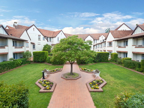 Mercure Canberra Hotel - Travel Search 2