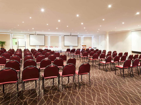 Mercure Canberra Hotel - Travel Search 7