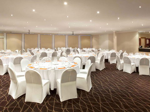 Mercure Canberra Hotel - Travel Search 8