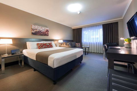Pavilion On Northbourne - Cruises Travel 4
