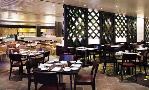 Crown Promenade Hotel - Tourism Guide 11