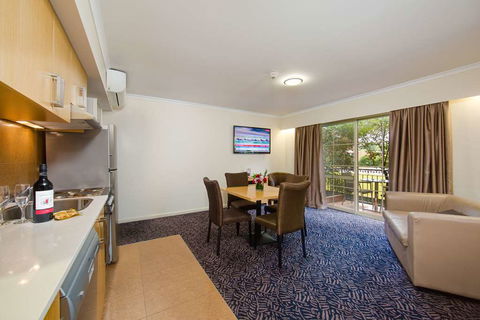 Best Western Plus Hovell Tree Inn - Tourism Guide 2