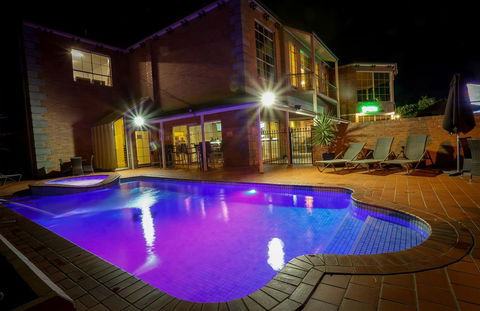Best Western Plus Hovell Tree Inn - Tourism Guide 5