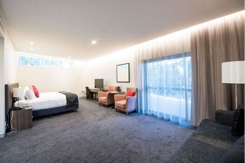 Alexandra Hills Hotel - Cruises Travel 8