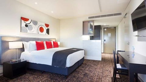 Alexandra Hills Hotel - Cruises Travel 10