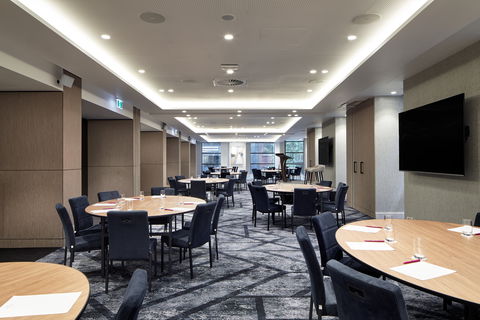 Crowne Plaza Sydney Darling Harbour - Cruises Travel 17