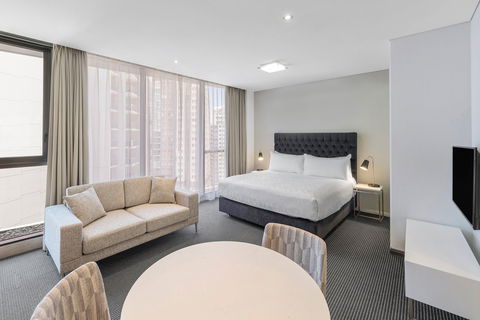 Meriton Suites Campbell Street - Cruises Travel 5