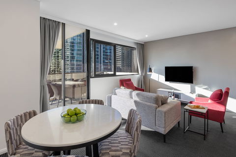 Meriton Suites Kent Street - Cruises Travel 6