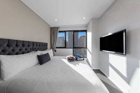 Meriton Suites Kent Street - Cruises Travel 7