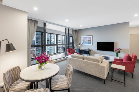 Meriton Suites Kent Street - Cruises Travel 10