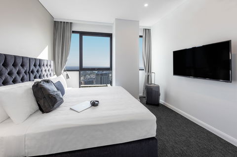 Meriton Suites Kent Street - Cruises Travel 13