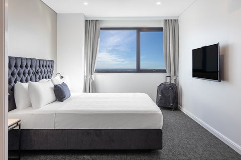 Meriton Suites Kent Street - Cruises Travel 16