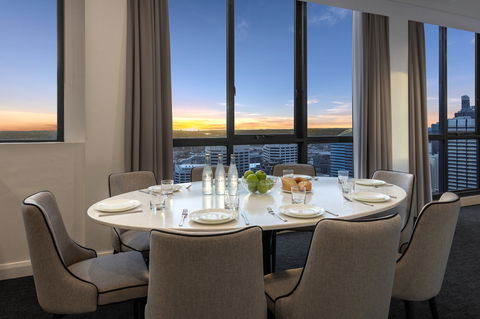 Meriton Suites Pitt Street - Cruises Travel 3