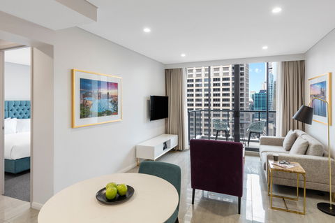 Meriton Suites Pitt Street - Cruises Travel 10