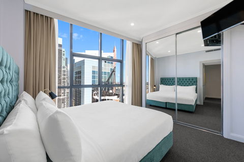 Meriton Suites Pitt Street - Cruises Travel 17