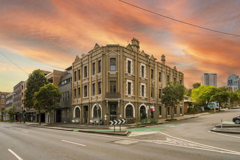The Vulcan Hotel - Cruises Travel 4
